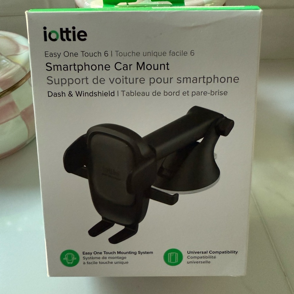 iottie smartphone car mount NWT